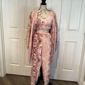 Weekending Women 3 Piece Lounge Set, Size Large, Color Pink, Multi Color NEW